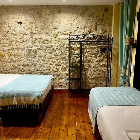 Hotel De La Paix 2*