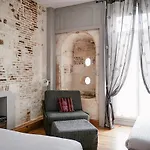 Otel De La Paix 2*