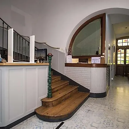 Hotel De La Paix 2*