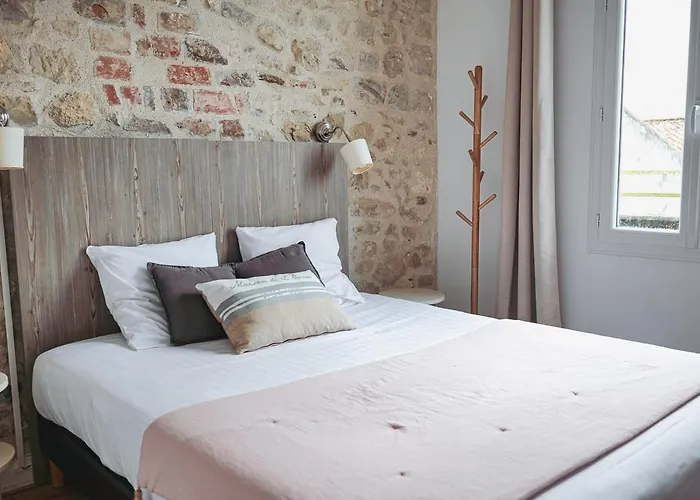 Hotel De La Paix La Rochelle (Charente-Maritime)